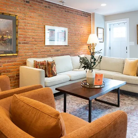 Luxury Federal Hill Home With Rooftop & 4 Parking Spots
